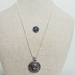 Silver Scroll Pendant Snap Button Necklace with Rhinestone Flower Snaps